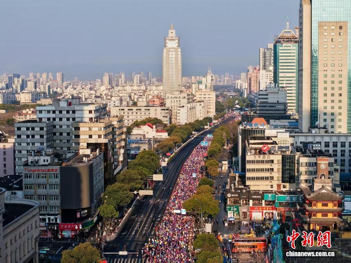 2026膳美师·宁波马拉松27000跑者共赴春日城市奔跑