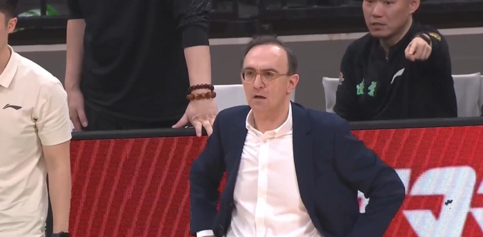 CBA常规赛第28轮收官：上海稳居榜首，广东陷多队