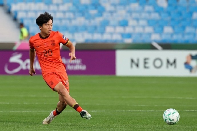 国足紧急补招李扬李镇全 替补伤员魏震塞尔吉尼