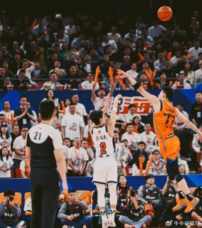 广东男篮内线崩盘惨败上海 外援乏力引用人争议