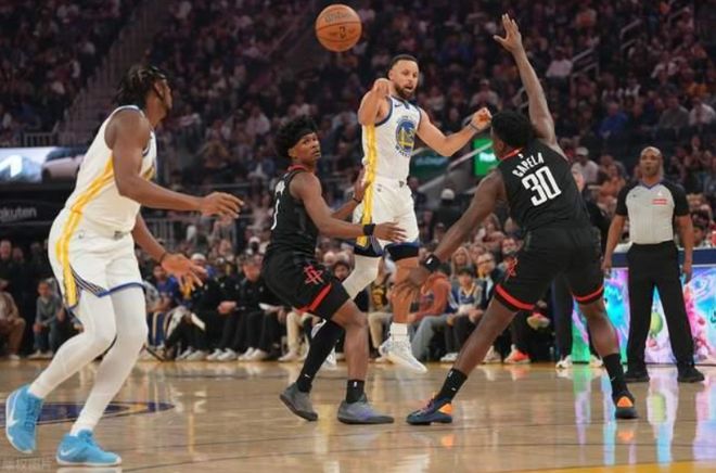 库里复出对阵杜兰特 火箭险胜勇士豪取6连胜