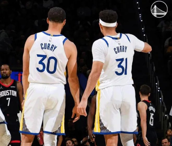 库里复出对阵杜兰特 火箭险胜勇士豪取6连胜