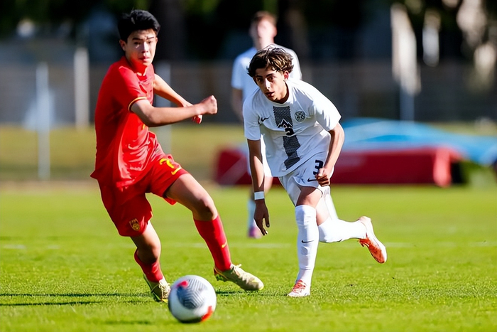 U15国足首战告负周海滨执教首秀遇挑战