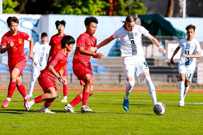 U15国足首战告负周海滨执教首秀遇挑战