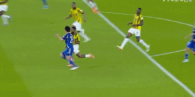 中国裁判马宁亚冠争议判罚遭禁赛 韩媒痛斥公信