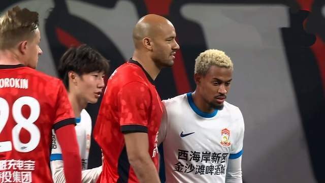 成都蓉城冲击七连胜辽宁铁人面临下课危机