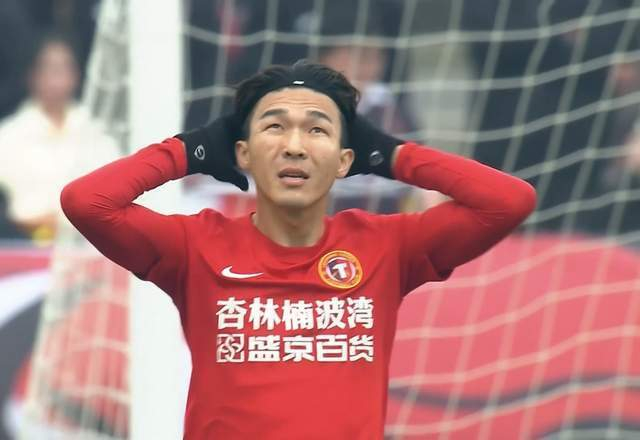 成都蓉城冲击七连胜辽宁铁人面临下课危机